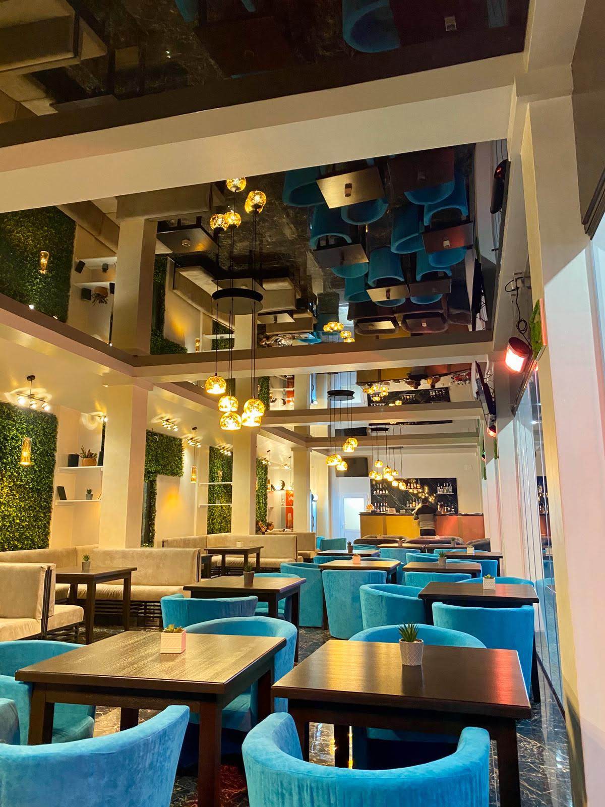 Tavan extensibil lucios restaurant Oradea - tavane extensibile comerciale